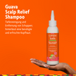 Cantu Guava & Ginger Pre-Cleanse Treatment - 180ml 400ml auf Hand und Schrift vor orangefarbenen Hintergrund und bunte Leiste am unteren Rand