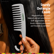 Cantu Detangle Sturdy Wash Day Comb - 1 Stück in einer Hand vor Haaren und Schrift