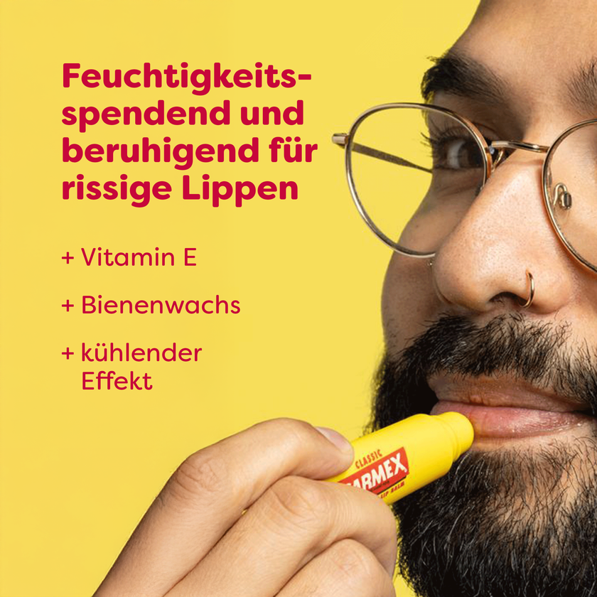 Merkmale von Carmex Classic Tube und Mann der Carmex Classic aufträgt