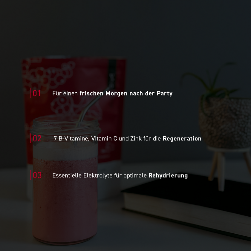 Glas und Vit2go Drink Recovery Standbodenbeutel stark abgedunkelt und Schrift im Vordergrund