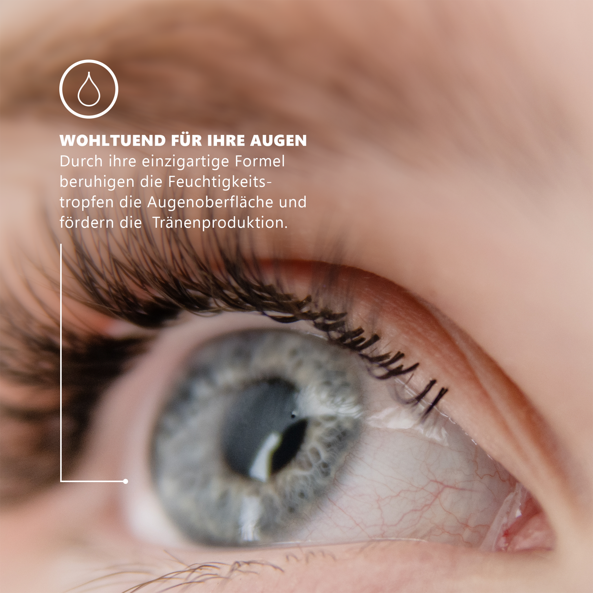 Nahaufnahme vom Auge mit Icon und Schrift