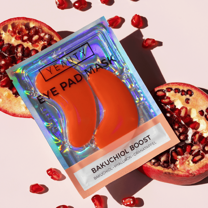 YEAUTY Eye Pad Mask Bakuchiol Boost auf Granatapfel Hälften