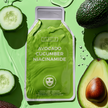 YEAUTY Tuchmaske Avocado Cucumber Niacinamide zwischen Avocados udn Gurke schwimmend