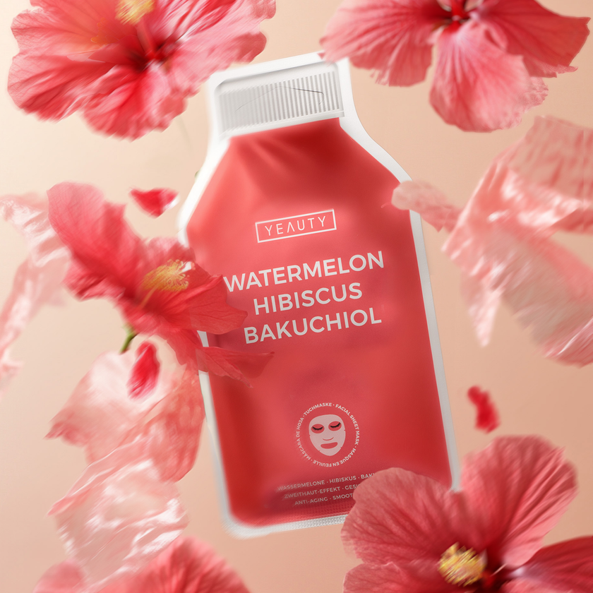 YEAUTY Tuchmaske Watermelon Hibiskus Bakuchiol zwischen Blüten