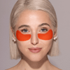 Gesicht von Frau mit YEAUTY Eye Pad Mask Bakuchiol Boost unter den Augen